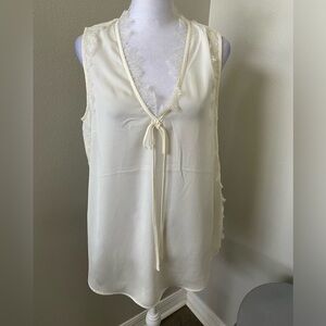 Banana Republic NWT Tank top trimmed with eyelash lace and bow in Ivory size M